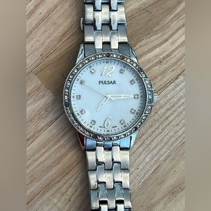 Pulsar Ladies Watch Crystals White Dial Stainless Bracelet